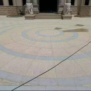 宁波 黄金麻芝麻灰花岗岩石材地铺拼接效果