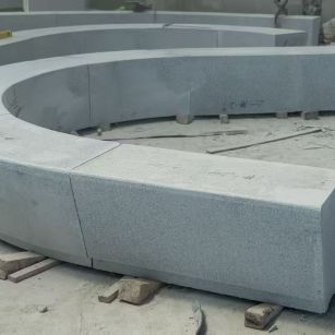 宁波 芝麻白花岗岩光面弧形坐凳