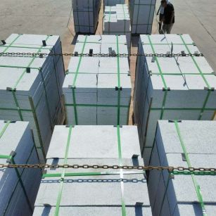 宁波 芝麻白花岗岩5公分地铺石 花岗岩厂家工厂装车日常