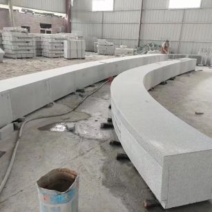 宁波芝麻白花岗岩石板材 园林光面弧形坐凳