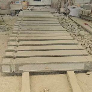 宁波 芝麻白异形加工雕刻-栏杆大柱，方柱