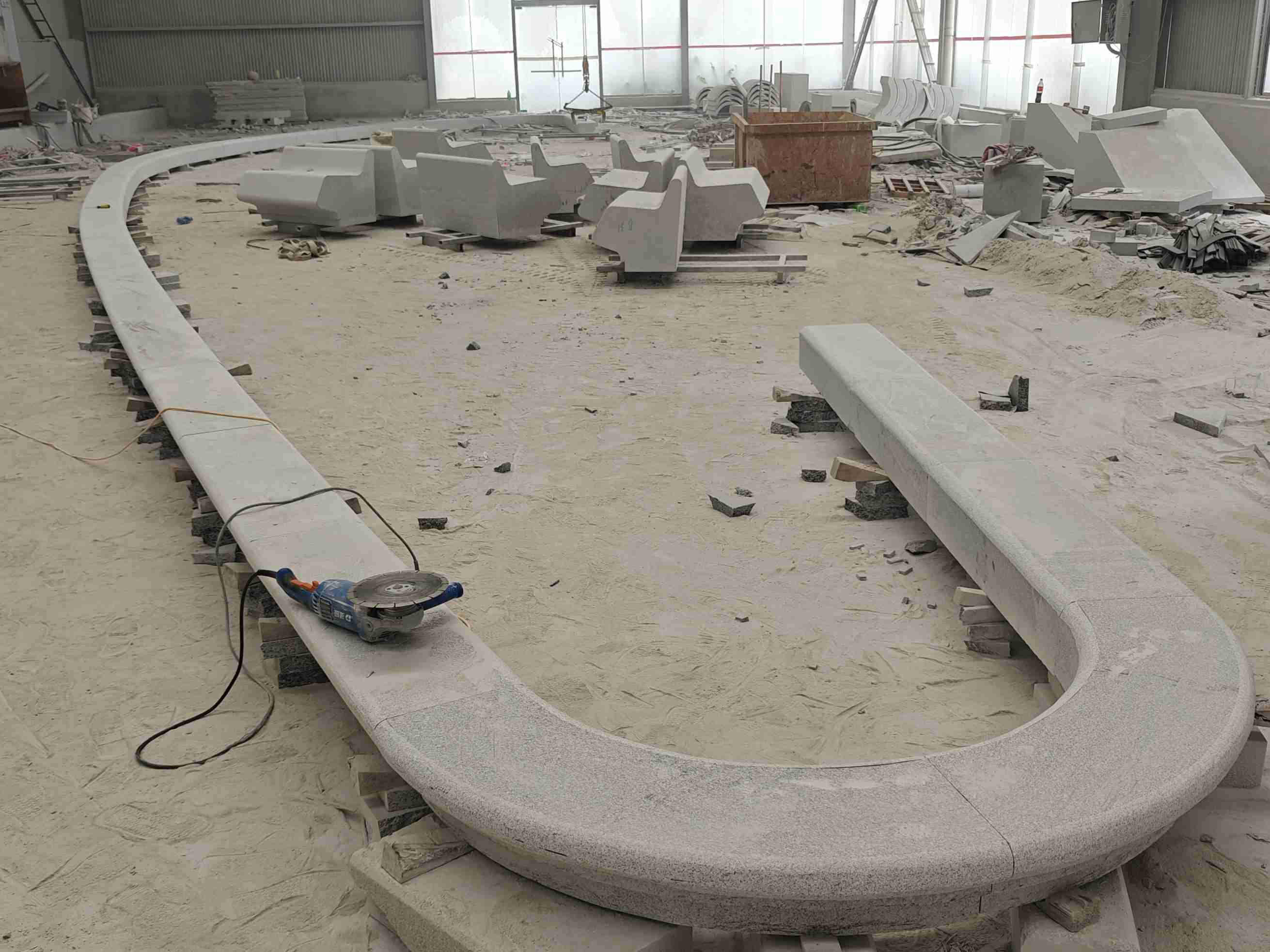 宁波 芝麻白花岗岩弧形花坛石，坐凳石