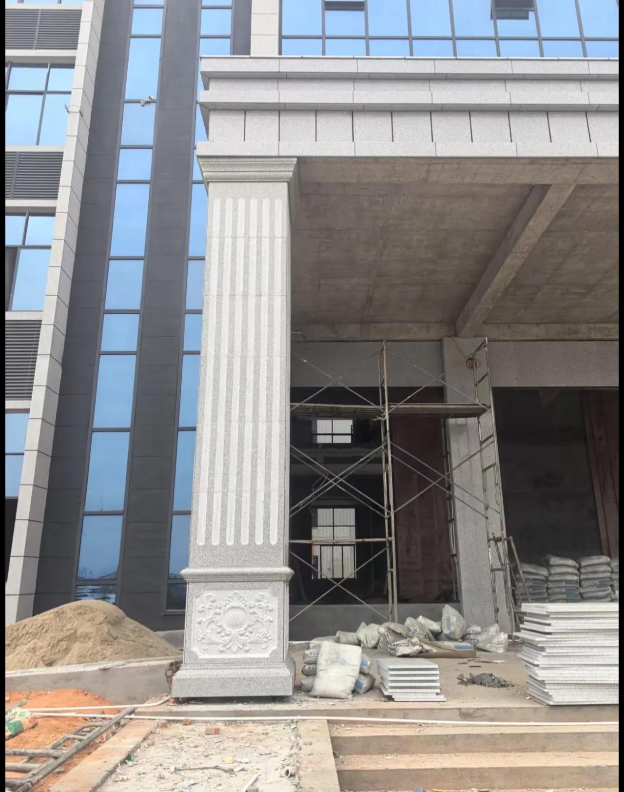 宁波 芝麻白光面花岗岩门楼大柱（罗马柱）配雕花底座