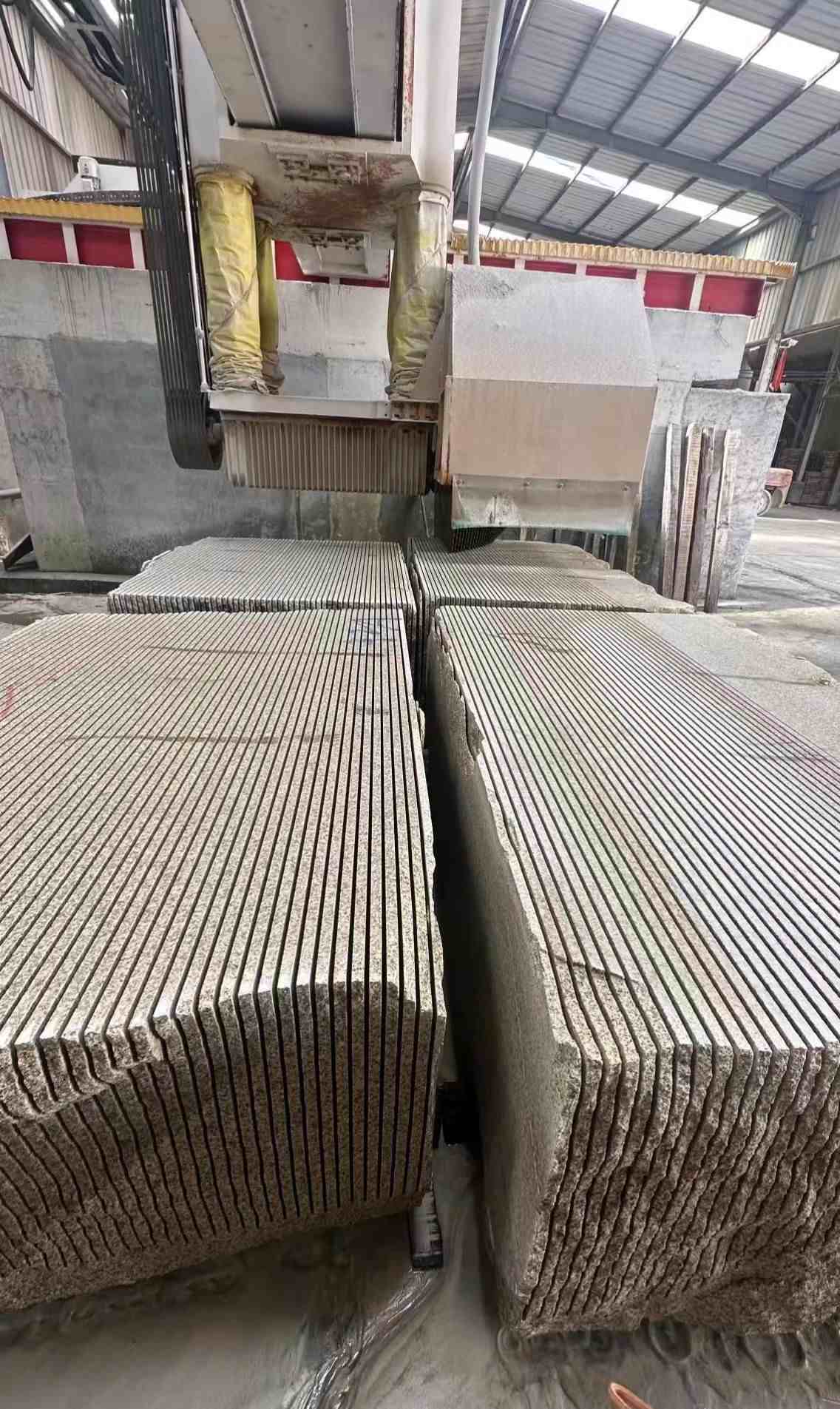 宁波 车间生产日常，黄金麻白麻花岗岩