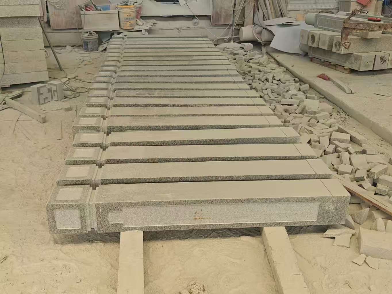 宁波 芝麻白异形加工雕刻-栏杆大柱，方柱