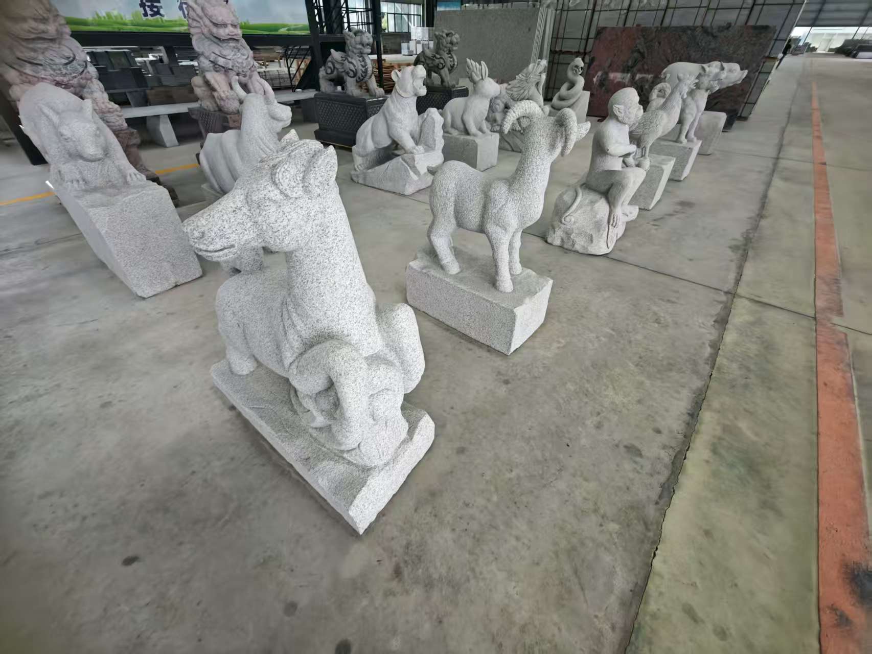 宁波 芝麻白花岗岩造型立体雕刻——十二生肖