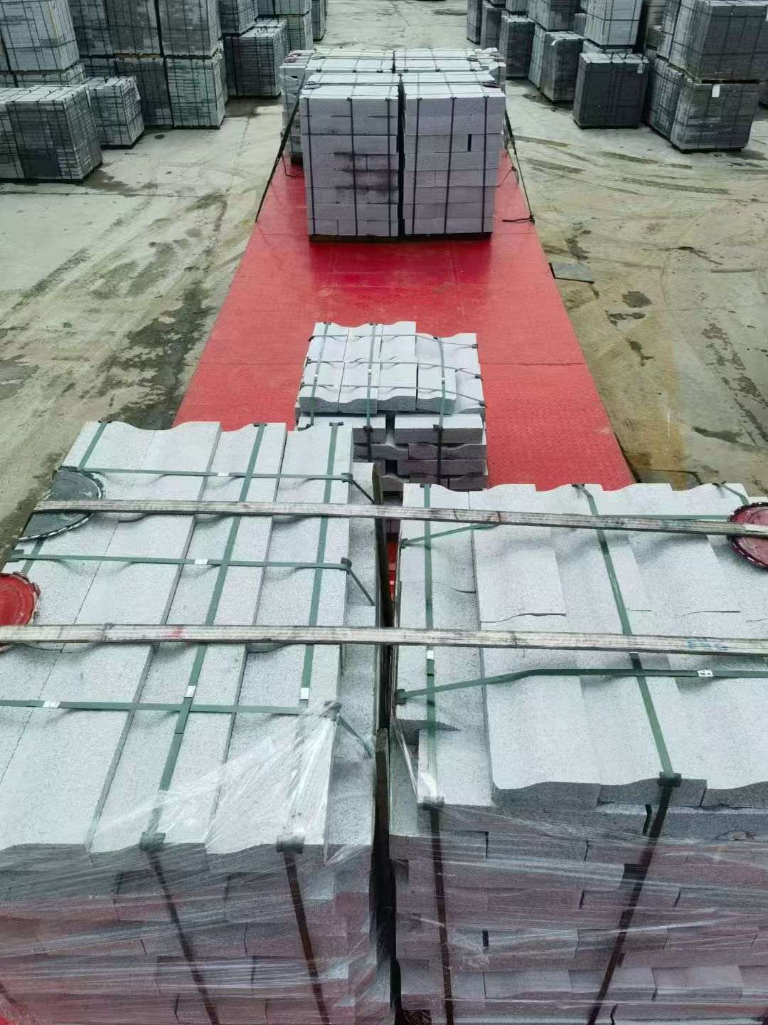 宁波 芝麻白仿形加直形路沿石出货日常