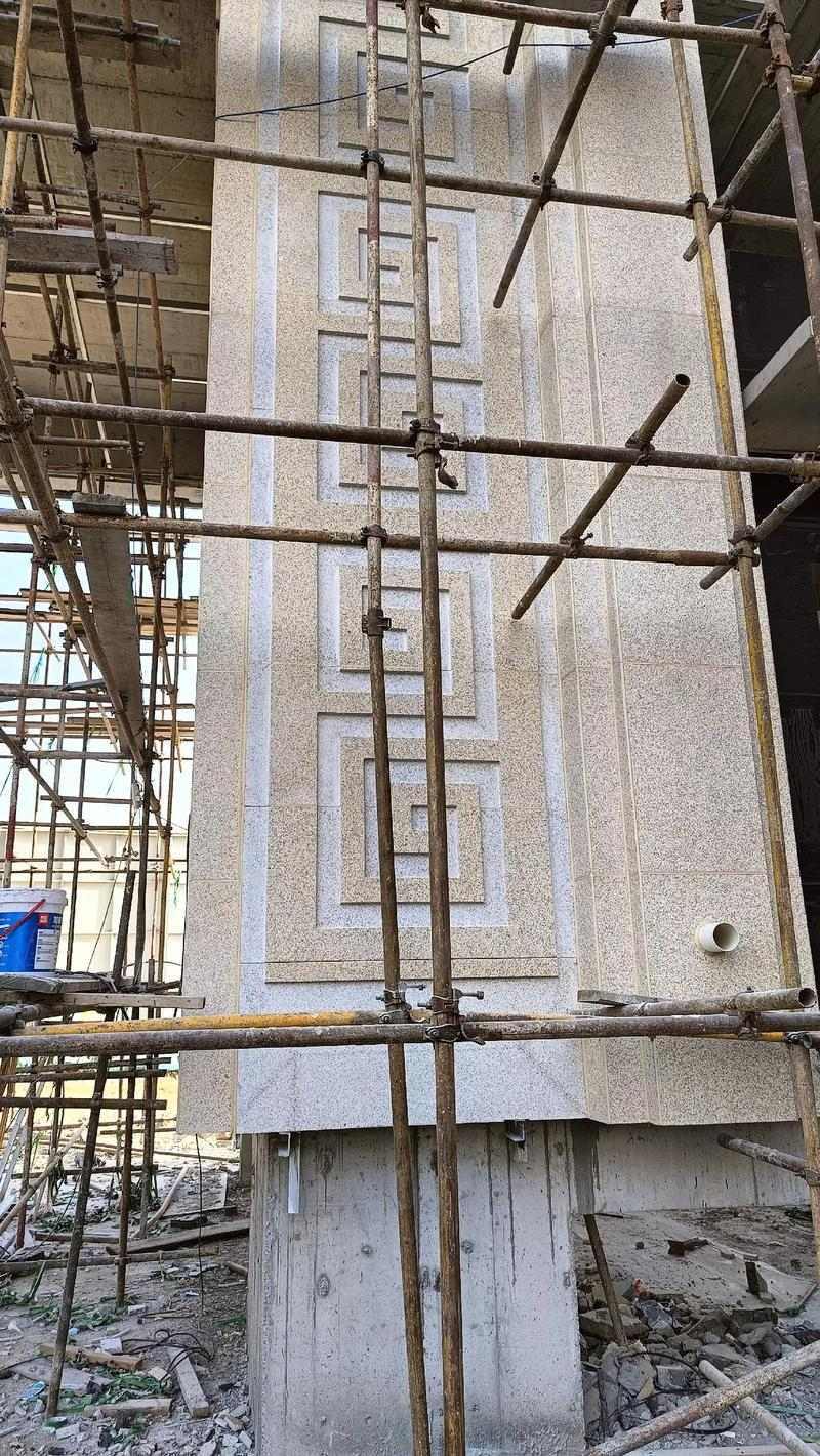 宁波 黄金麻花岗岩别墅外墙干挂回纹造型效果