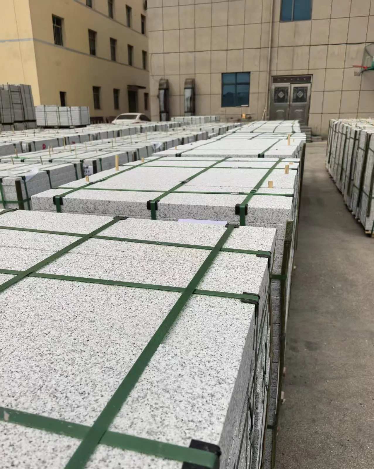 宁波 白麻花岗岩5.0公分荔枝面地铺石