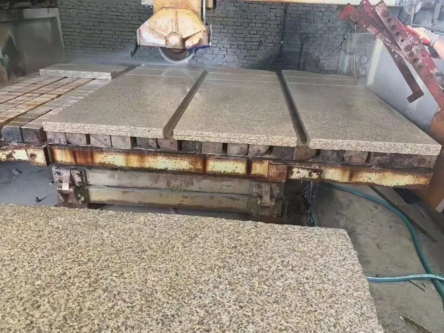 宁波 黄金麻荔枝面成品板加工