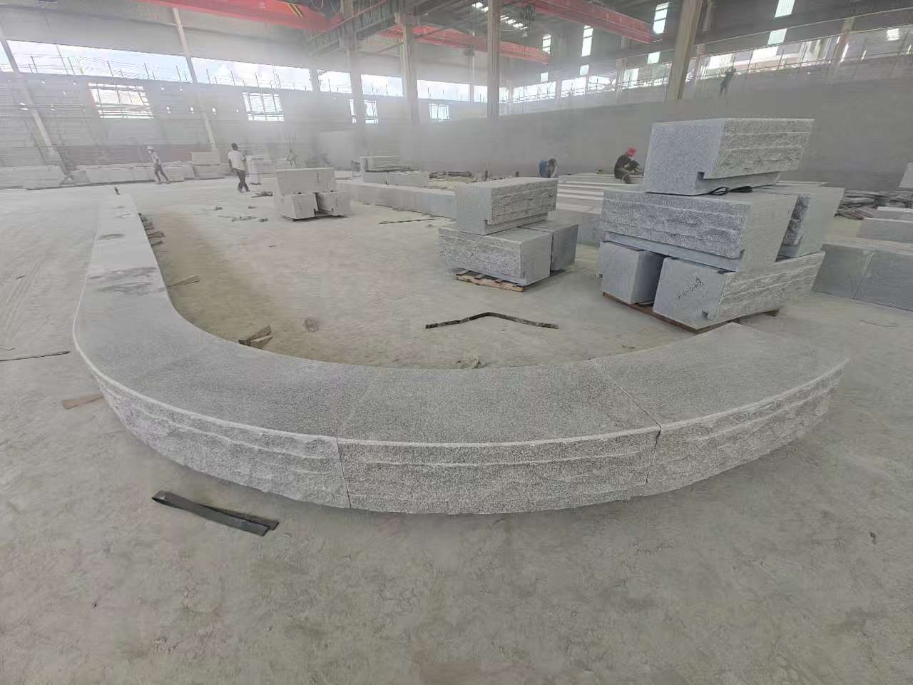 宁波 芝麻白异形坐凳，自然面光面弧形加工