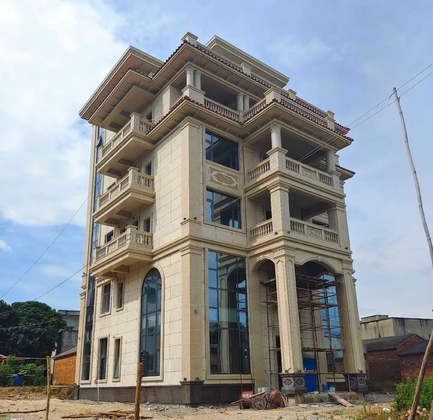 宁波 黄金麻花岗岩石材别墅外墙干挂搭配（雕花栏杆花瓶柱门楼罗马柱）