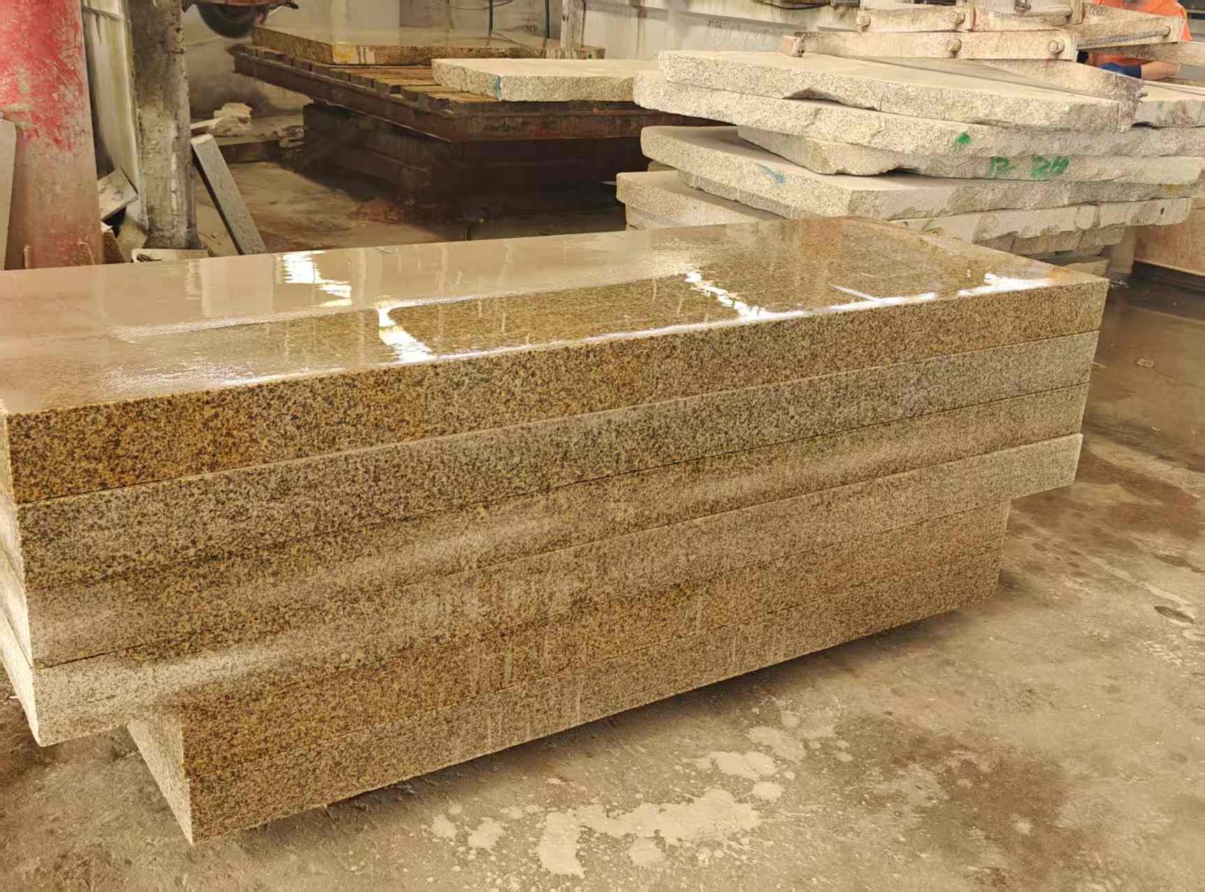 宁波 黄金麻栏杆料半成品加工中